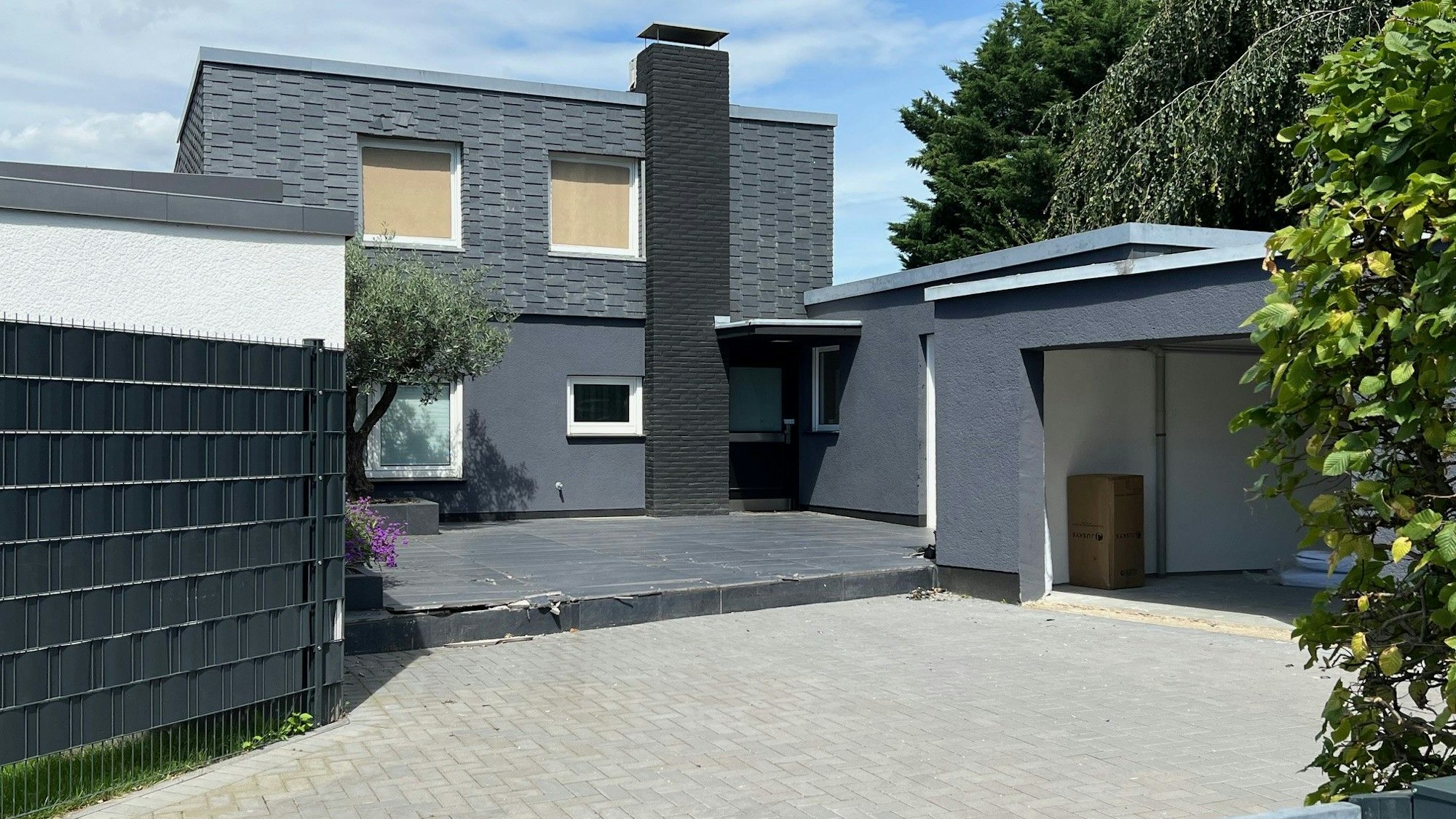 In dieser Villa in Rodenkirchen wurde das Paar aus dem Ruhrgebiet festgehalten.