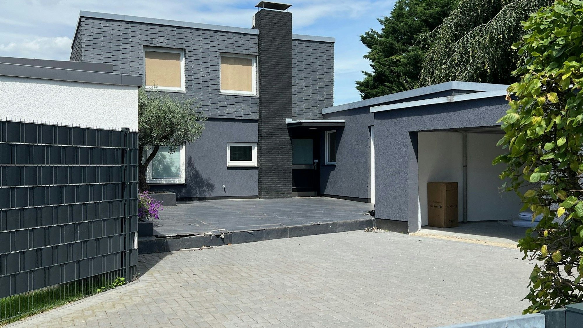 In dieser Villa in Rodenkirchen wurde ein Pärchen festgehalten und misshandelt.