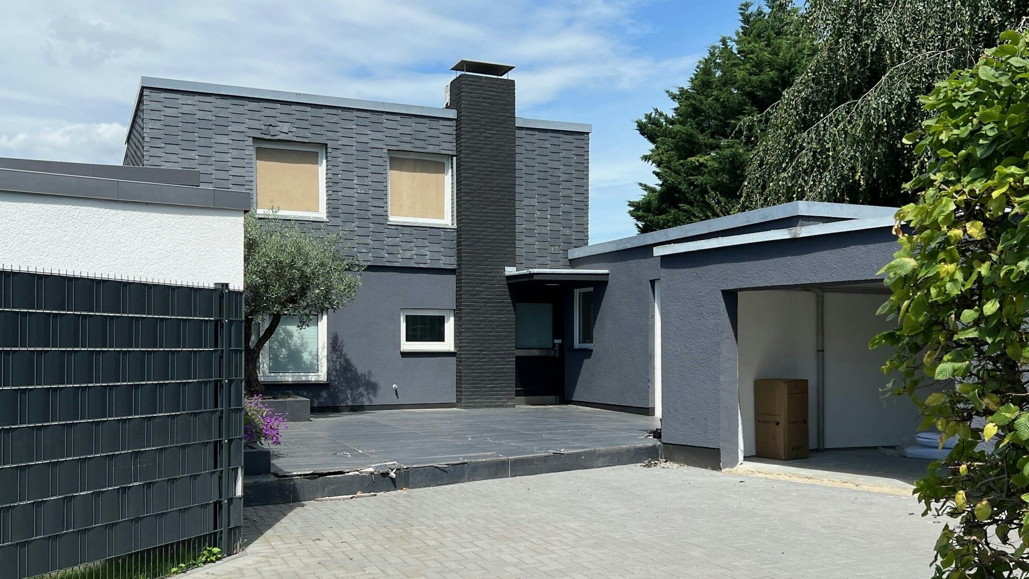 In dieser Villa in Rodenkirchen wurde das Paar aus dem Ruhrgebiet festgehalten.