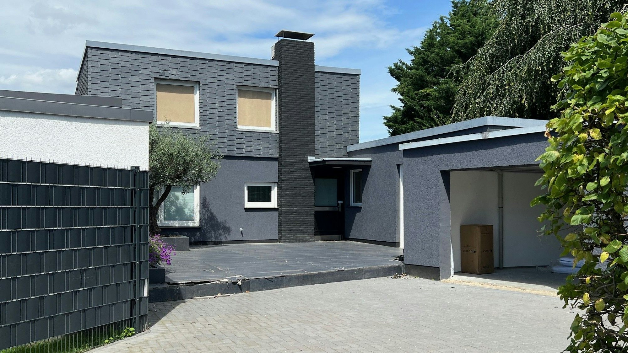 In dieser Villa in Rodenkirchen wurde das Paar aus dem Ruhrgebiet festgehalten.