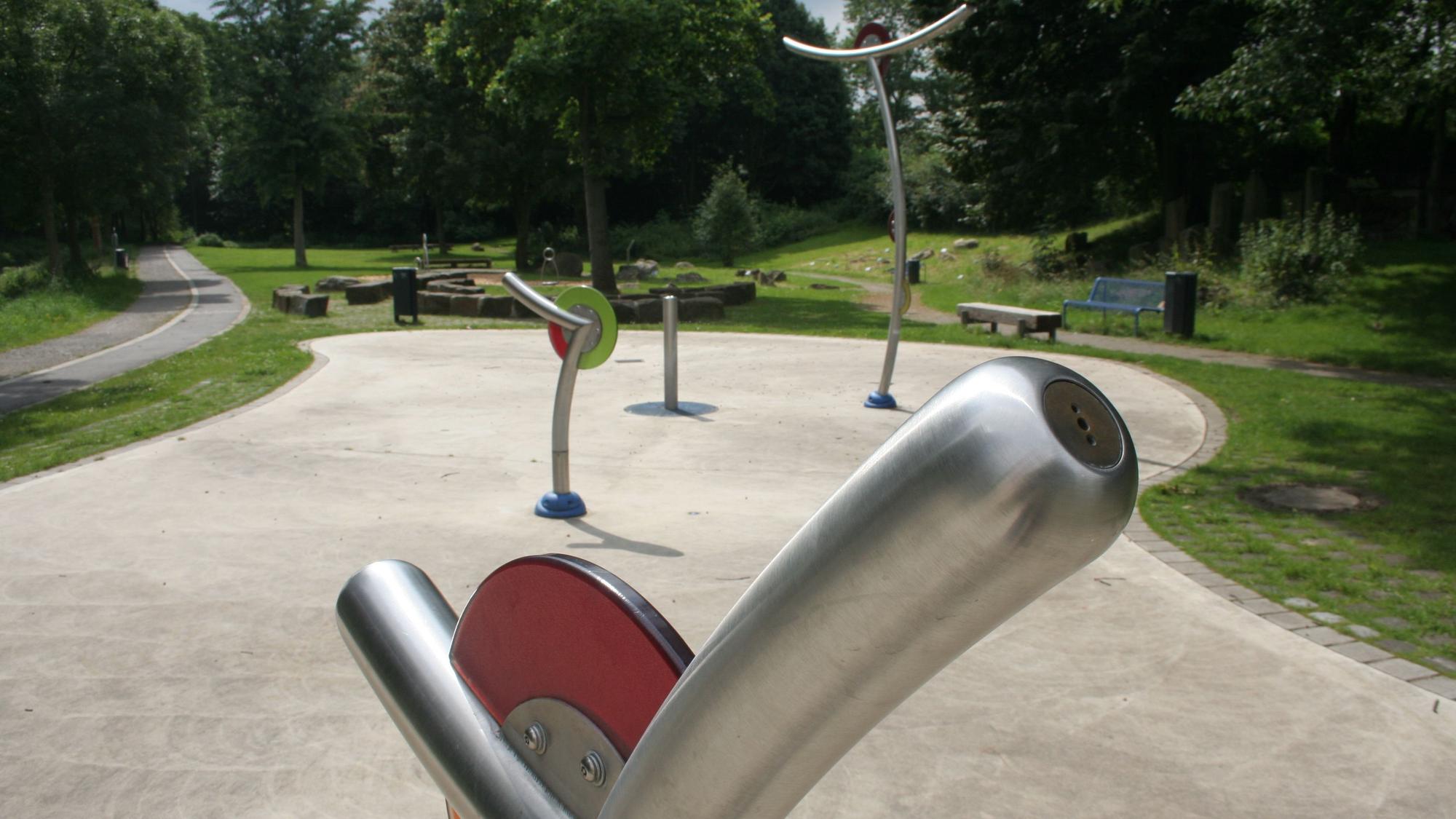 Der Wasserspielplatz in der Erftaue in Zieverich.