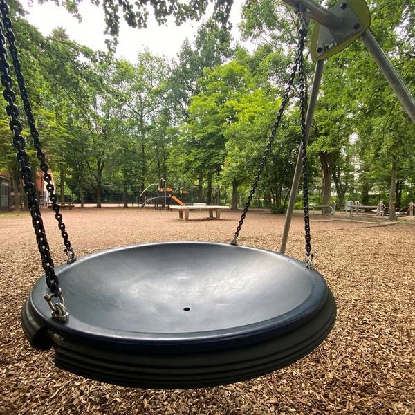 Zu sehen ist der Spielplatz an der St-.Franziskus-Grundschule.