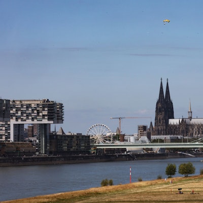 Ausgetrocknete Poller Wiesen im Sommer 2022. Die heißen Sommer in Köln werden künftig zunehmen.