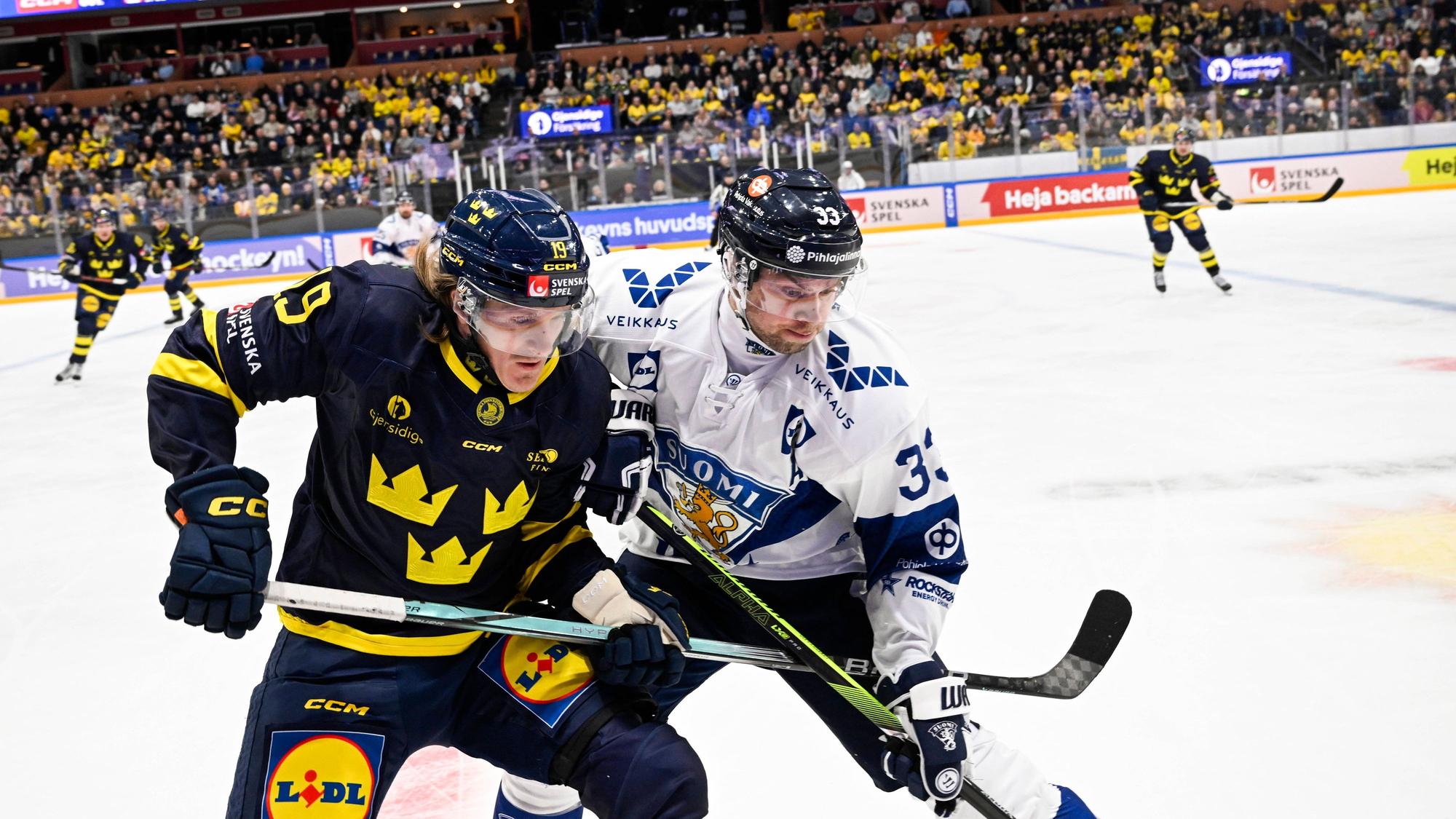 Veli-Matti Vittasmäki (rechts) verstärkt die Verteidigung der Kölner Haie.