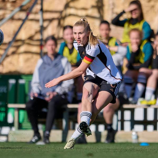 Friendly Match, Germany WU19 and Italy WU19, Benidorm. SPAIN BENIDORM, SPAIN - FEBRUARY 27: Paulina Bartz of Germany WU19 Frauen and Bayer Leverkusen W passes the ball during the International Womens Friendly match between Germany WU19 and Italy WU19 at La Nucia Football Center, on February 27, 2024 in La Nucia, Benidorm, Spain. Photo By Francisco Macia/Photo Players Images La Nucia La Nucia Football Centre Alicante Spain Copyright: xFranciscoxMacia/PhotoxPlayersxImagesx