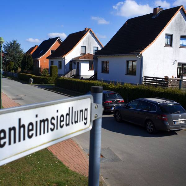 Das Symbolfoto zeigt eine Einfamilienhaussiedlung.