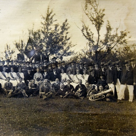 Ein Bild aus der Anfangszeit: Gruppenfoto des Schützenvereins Waldbruch in Lindlar aus dem Jahr 1925.