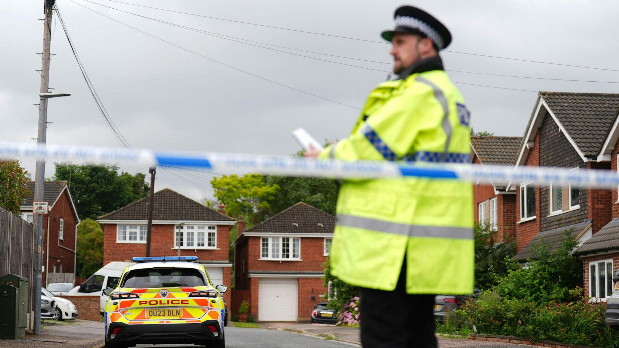 Polizei am Tatort in Ashlyn Close.