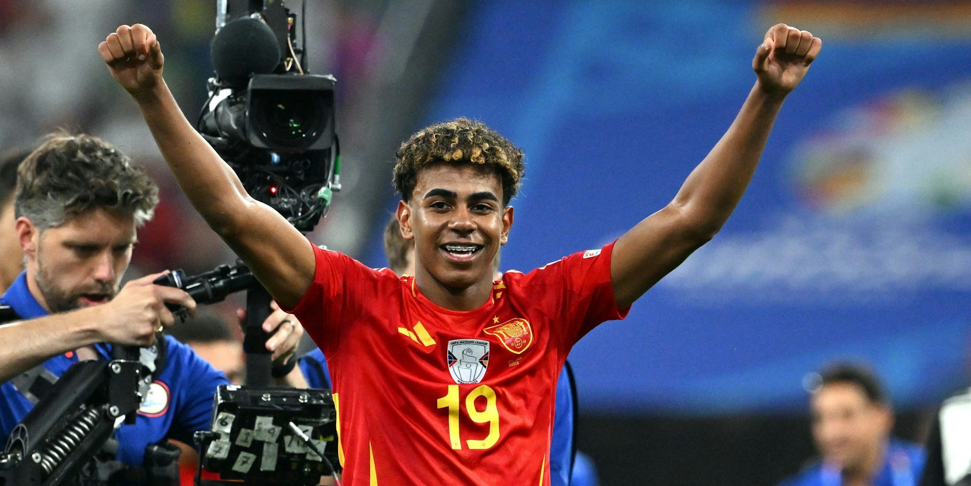 Spaniens Lamine Yamal feiert den 2:1-Sieg gegen Frankreich im EM-Halbfinale in München.