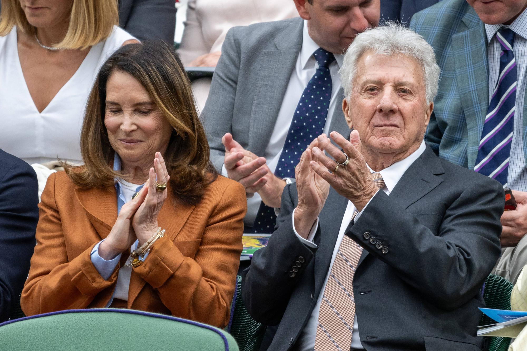 Lisa Hoffman und Dustin Hoffman am fünften Tag in Wimbledon.