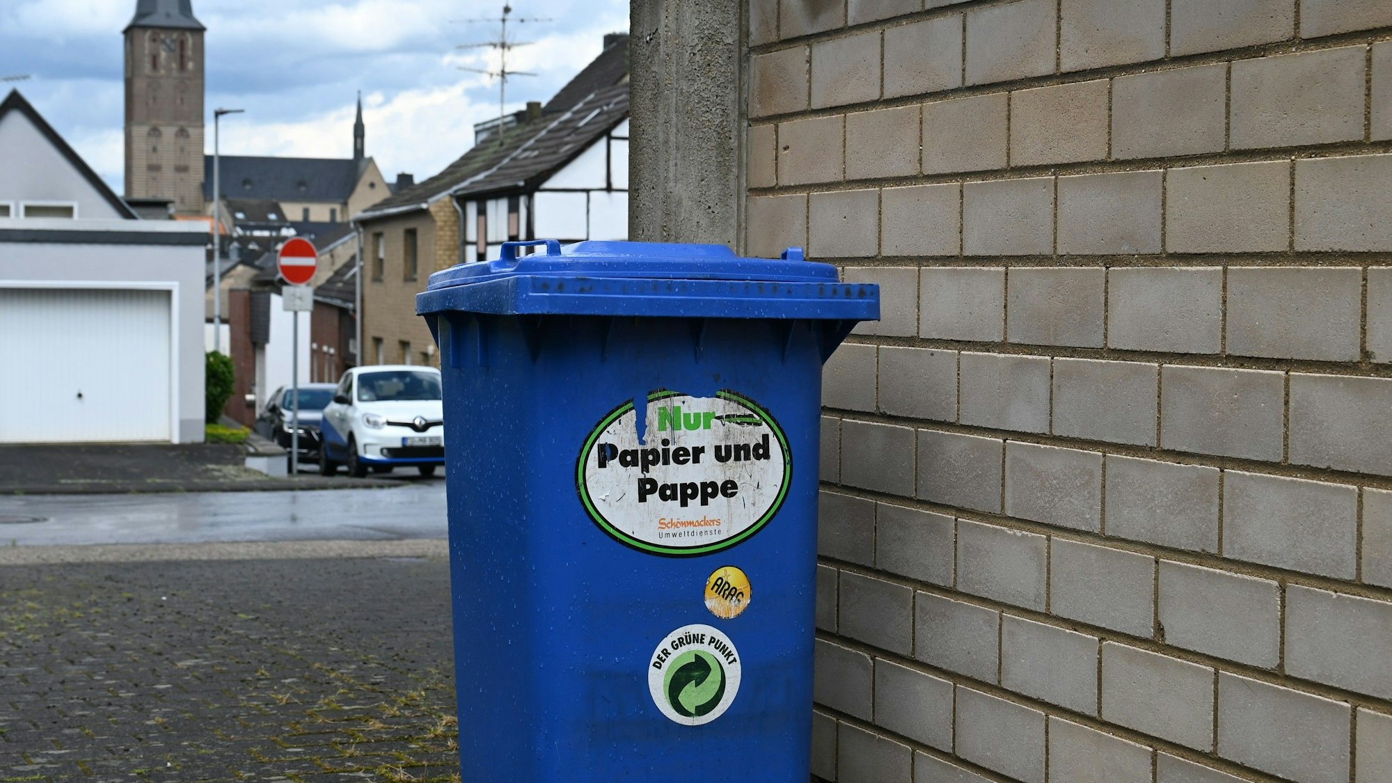 Die blaue Tonne in Kerpen.