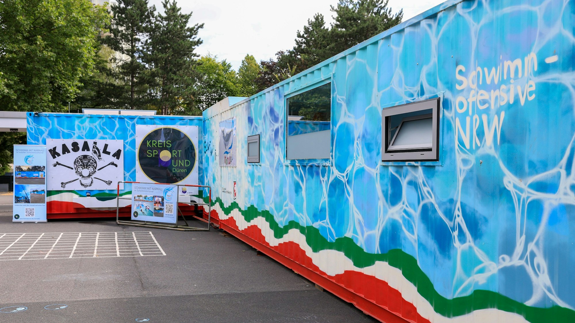 Schwimmcontainer von außen.