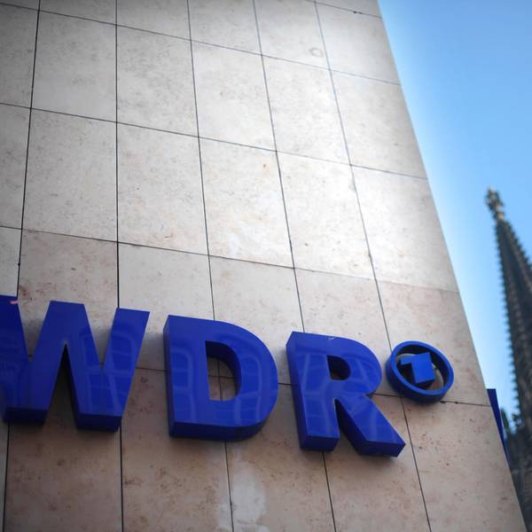 Der WDR (Westdeutscher Rundfunk) mit Dom in Köln.