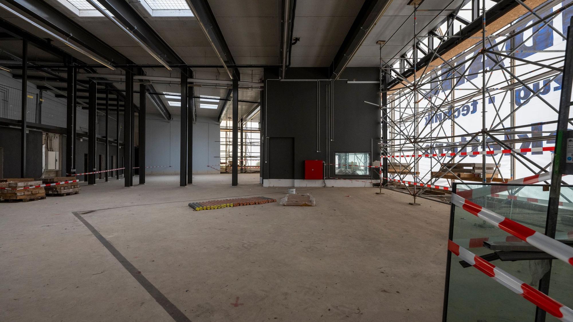Der Hubschrauberhangar ist nie fertiggestellt worden.