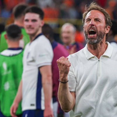 Englands Trainer Gareth Southgate jubelt nach dem 2:1-Sieg im EM-Halbfinale gegen die Niederlande über den Final-Einzug seines Teams.