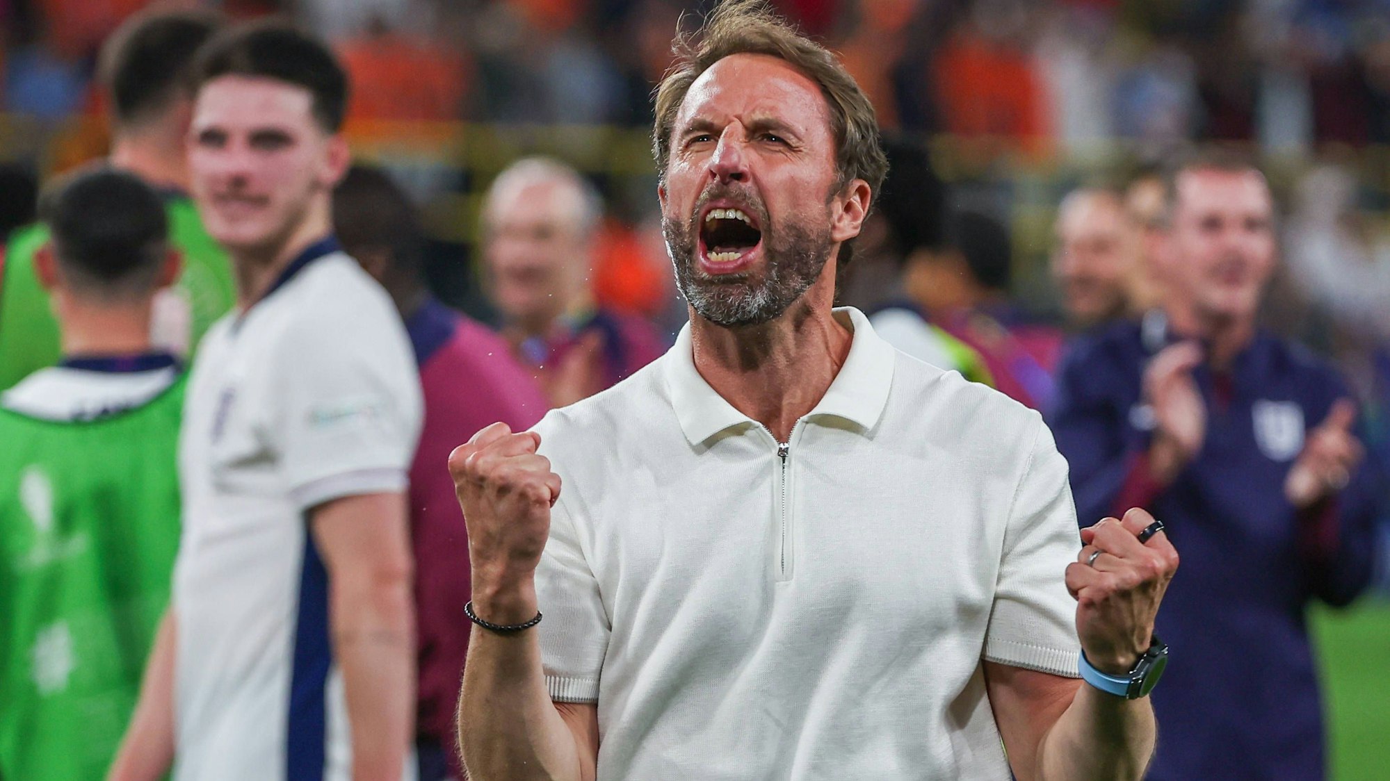 Englands Trainer Gareth Southgate jubelt nach dem 2:1-Sieg im EM-Halbfinale gegen die Niederlande über den Final-Einzug seines Teams.