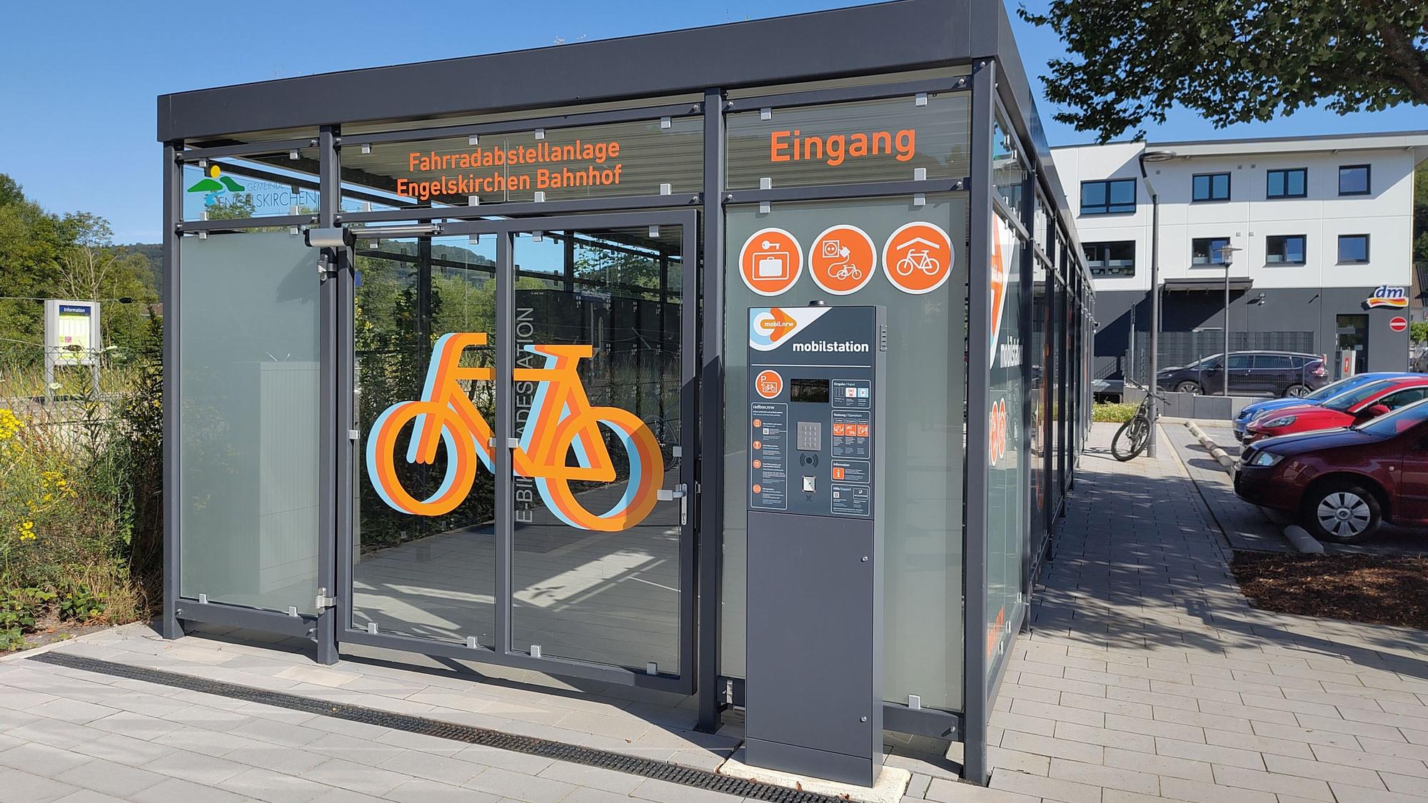 Bild der Radabstellanlage am Bahnhof Engelskirchen