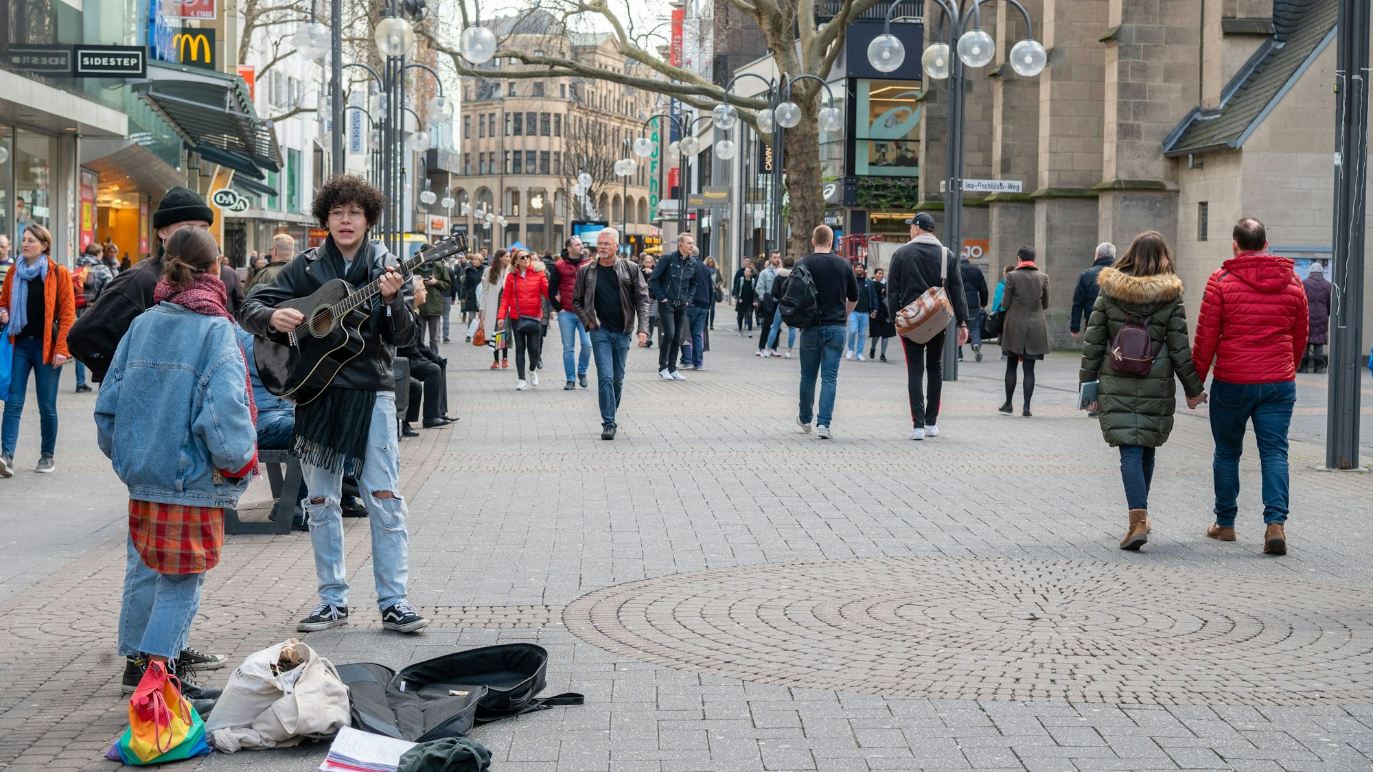 Die Stadtverwaltung will die Lautstärkenmessung von Straßenmusik im Umfeld des Doms beenden.
