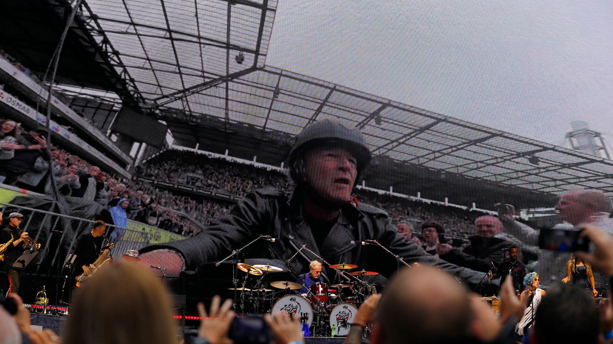 Peter Maffay auf der Harley.