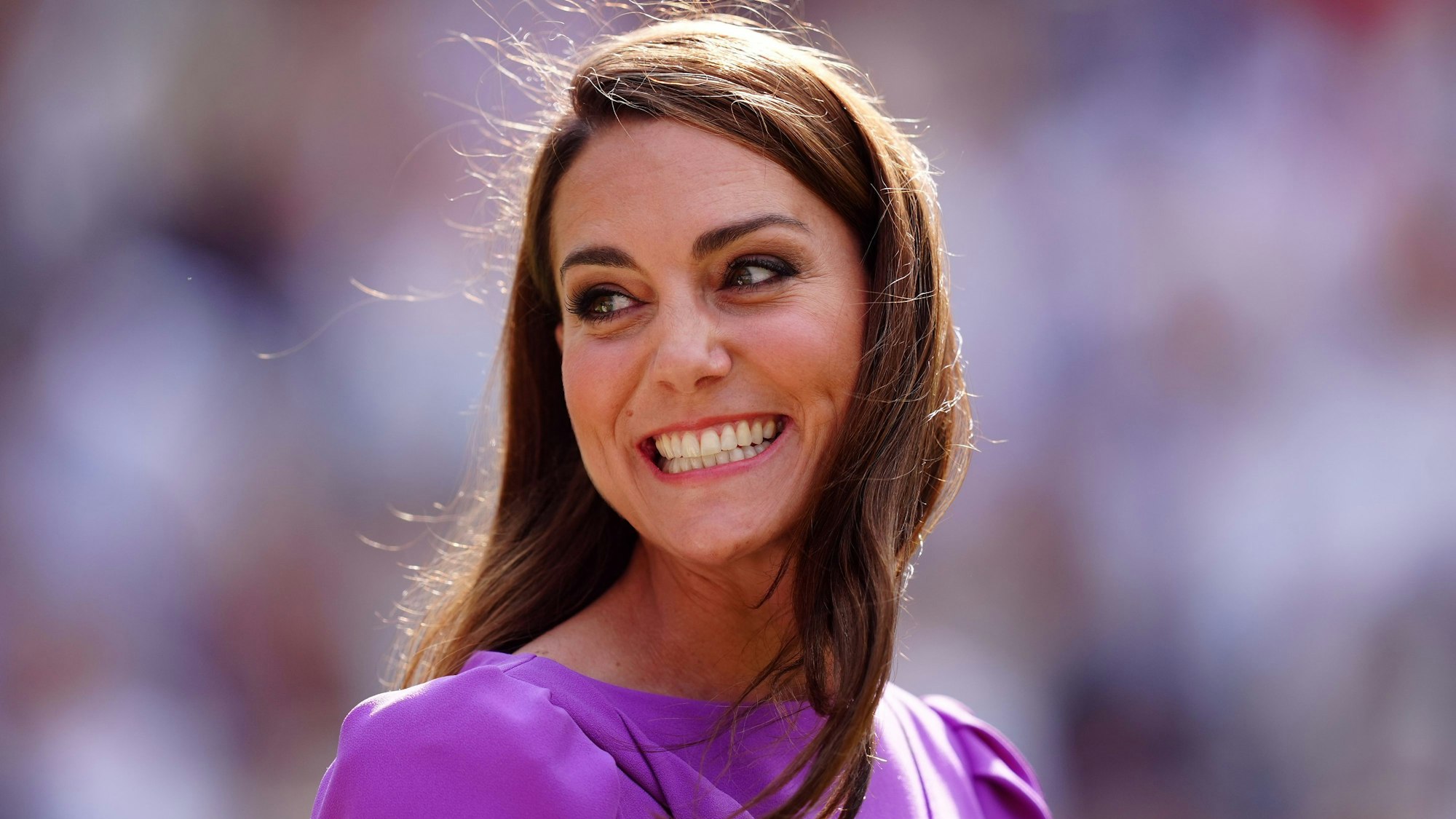 Prinzessin Kate strahlt 2024 beim Auftritt in Wimbledon.