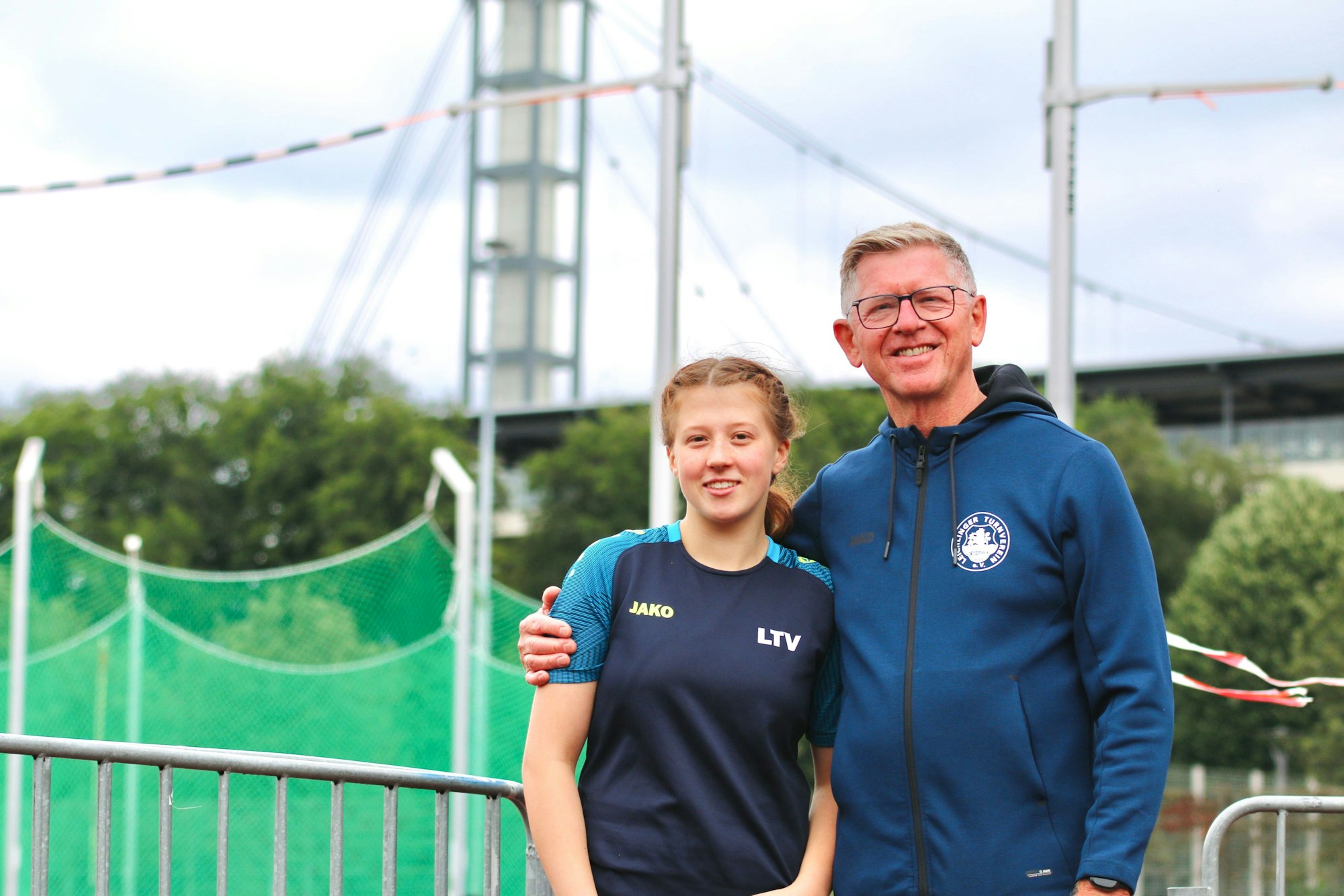 Polina Stepanchenko und Leszek Klima stehen nebeneinander.