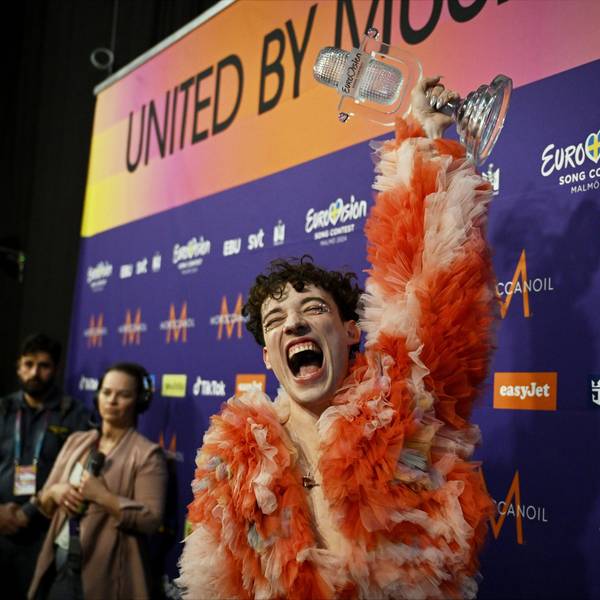 Nemo aus der Schweiz nach dem Gewinn im Finale des Eurovision Song Contest 2024.