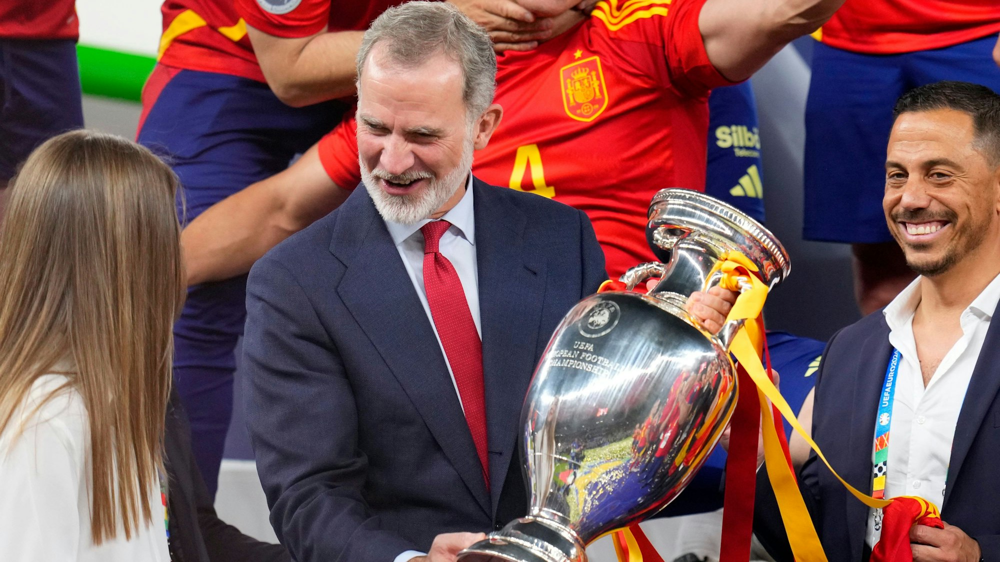 König Felipe und seine Tochter Prinzessin Sofia freuen sich.