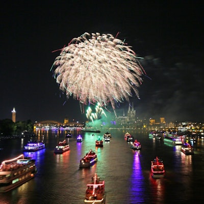 Die Kölner Lichter vor zehn Jahren: So aufwendig wie damals wird die Feuerwerk-Show nicht mehr werden.