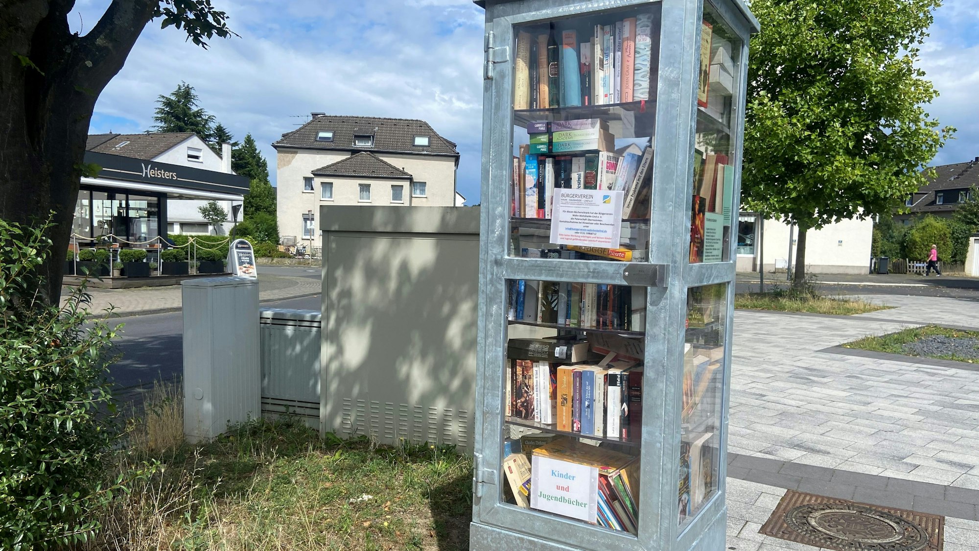 Der Bücherschrank auf dem Linder Dorfplatz
Foto: Lampe
