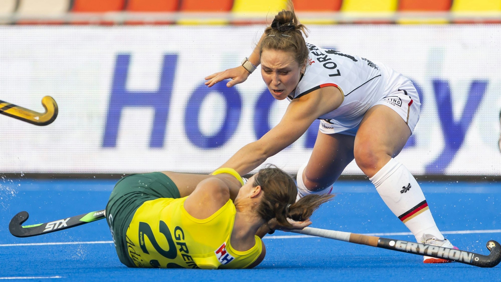 TERRASSA - Nike Lorenz C GER and Rebecca Greiner AUS during the consolation final between Australia and Germany at the Hockey World Cup. ANP / Dutch Height / Willem Vernes FIH Hockey Women s World Cup 2022 2022 xVIxANPxSportx/xxANPxIVx *** TERRASSA Nike Lorenz C GER and Rebecca Greiner AUS during the consolation final between Australia and Germany at the Hockey World Cup ANP Dutch Height Willem Vernes FIH Hockey Women s World Cup 2022 2022 xVIxANPxSportx xxANPxIVx 451910041 originalFilename: 451910041.jpg