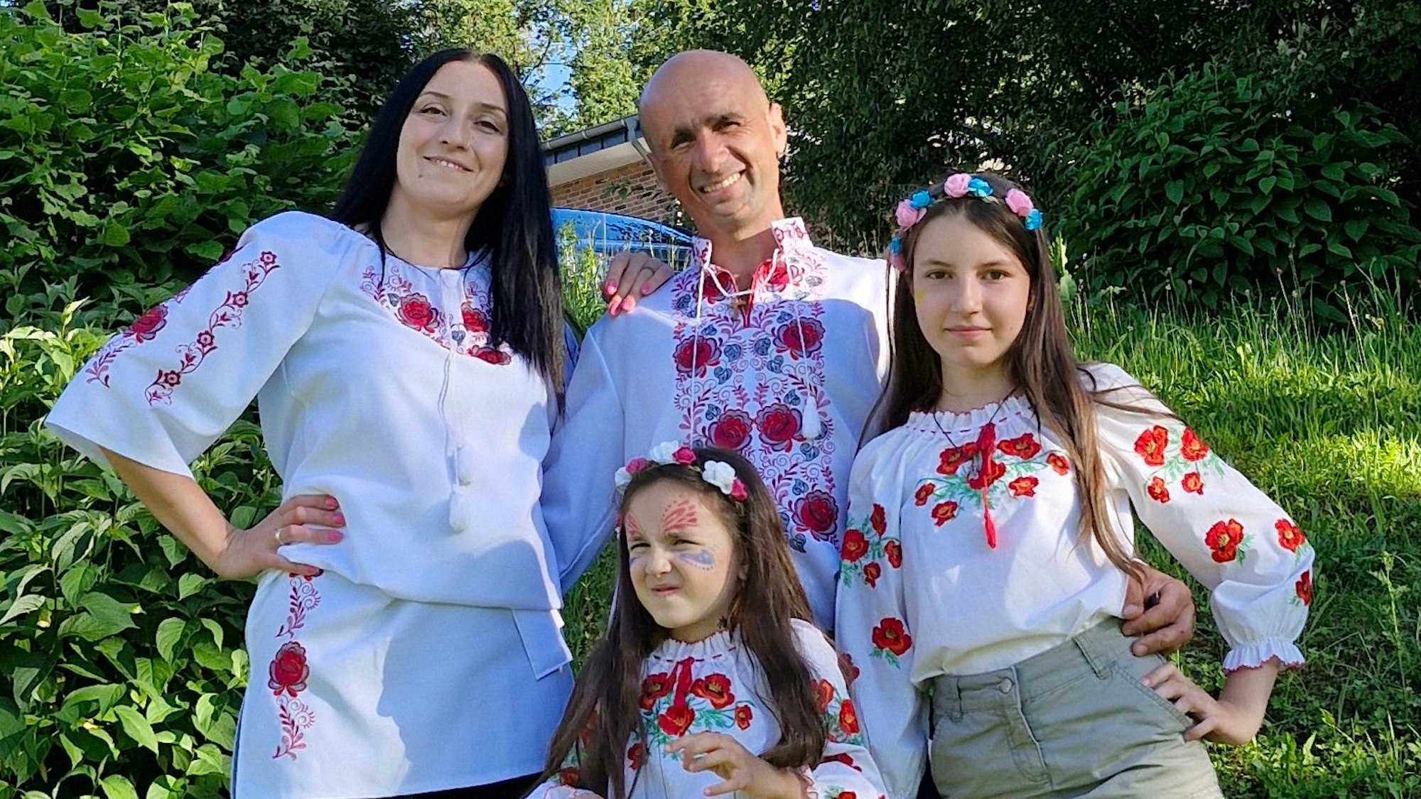 Die bunte Tracht erinnert an die Heimat.