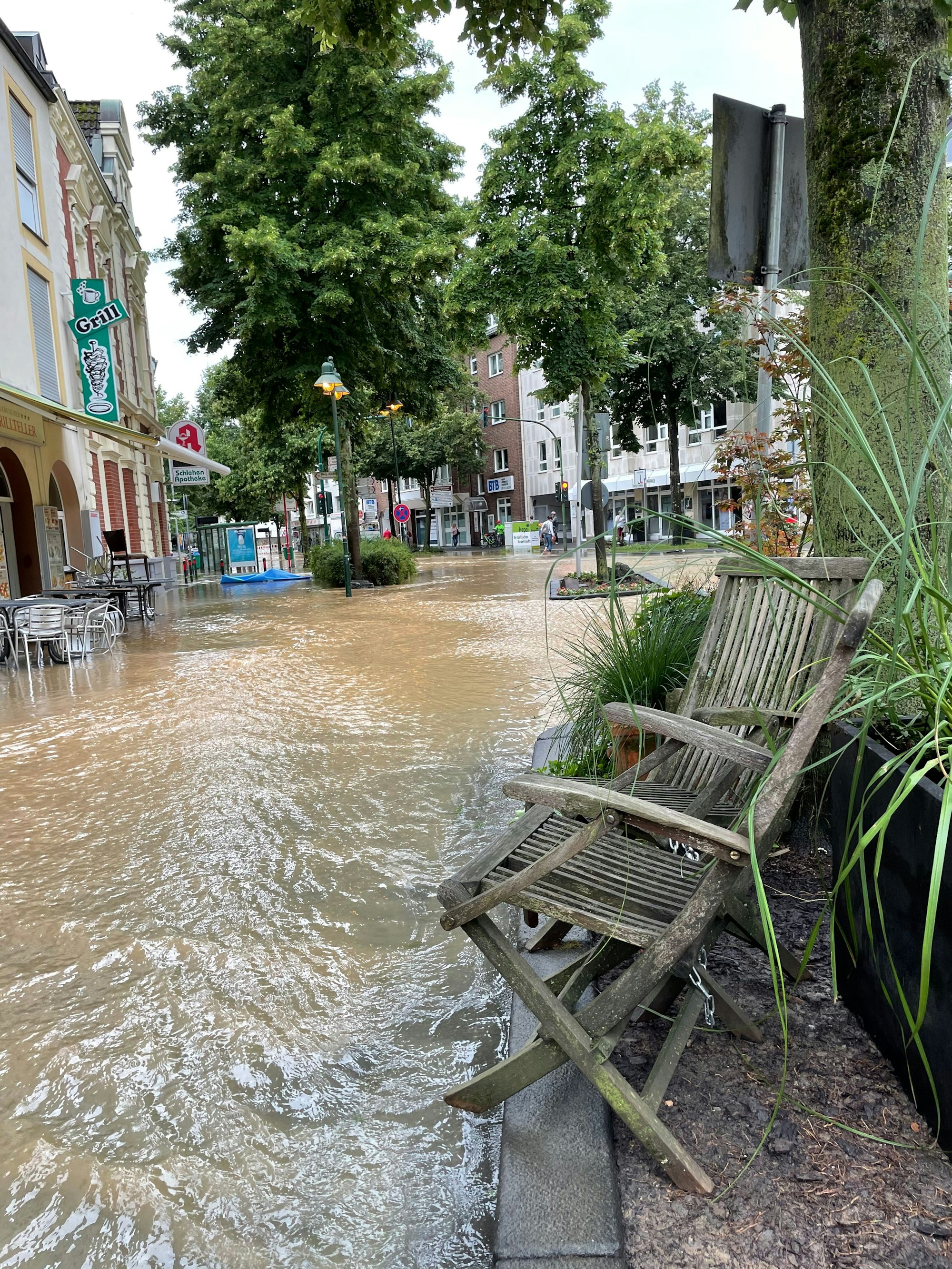 Hochwasser in Schlebuscher Fußgängerzone