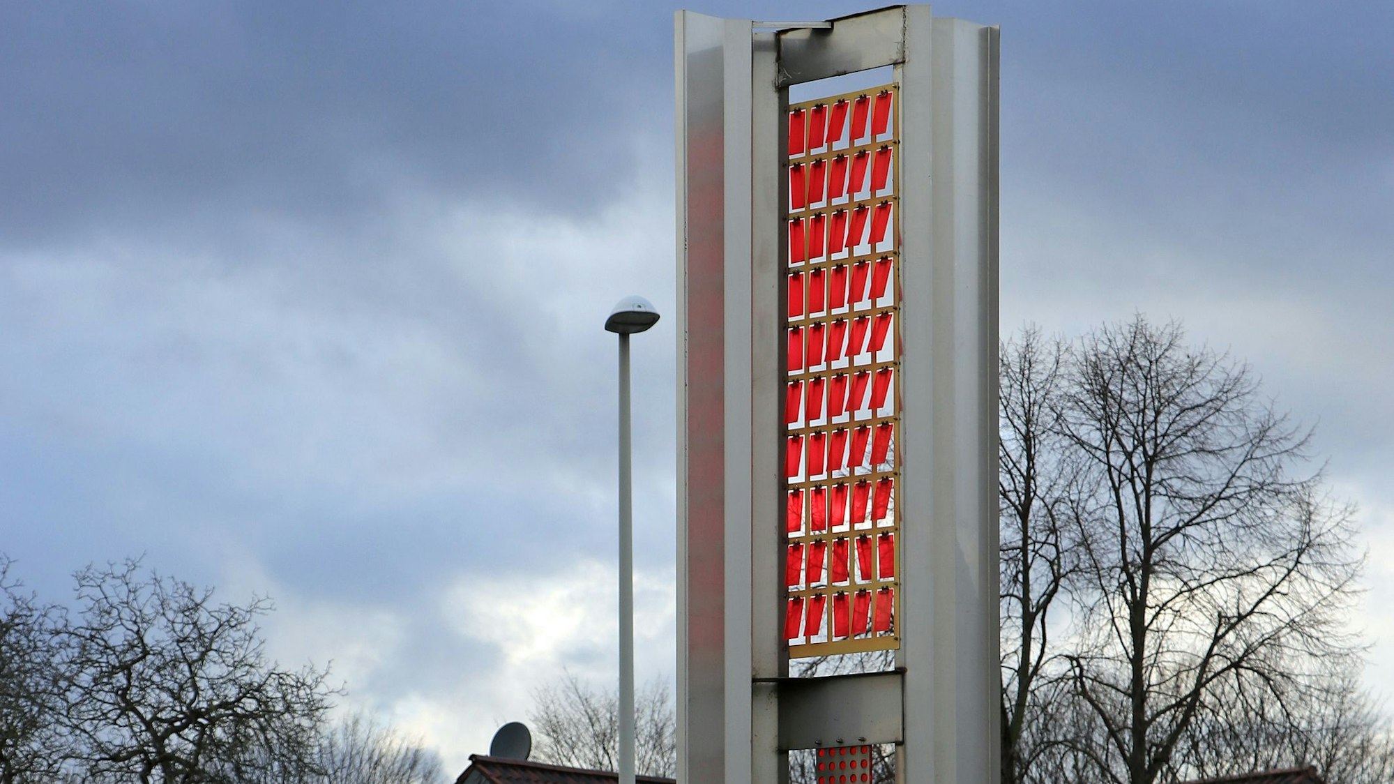 Auf dem Bild ist die Skulptur zu sehen.