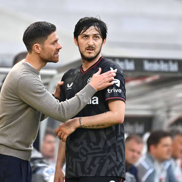 v.li:Jeremie FRIMPONG Bayer Leverkusen, Trainer Xabi ALONSO Bayer Leverkusen, Sardar AZMOUN Bayer Leverkusen. Fussball 1. Bundesliga Saison 2022/2023, 32.Spieltag, Spieltag32, VFB Stuttgart-Bayer Leverkusen 1-1 am 14.05.2023, Mercedes Benz Arena Stuttgart *** f l Jeremie FRIMPONG Bayer Leverkusen , Coach Xabi ALONSO Bayer Leverkusen , Sardar AZMOUN Bayer Leverkusen Football 1 Bundesliga Season 2022 2023, 32 Matchday, Matchday32, VFB Stuttgart Bayer Leverkusen 1 1 on 14 05 2023, Mercedes Benz Arena Stuttgart