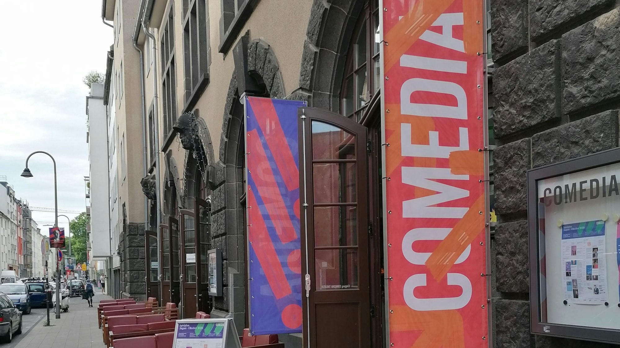 Außenfront des Comedia-Theater in der Vondelstraße
