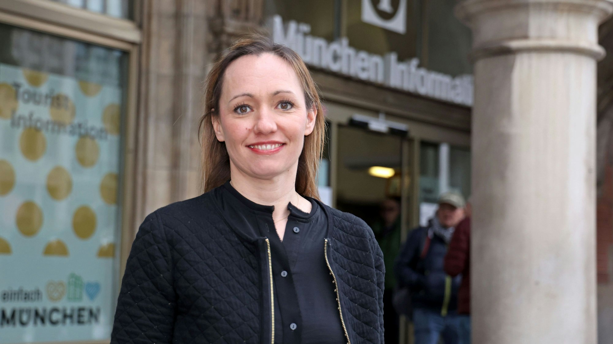 Barbara Breinl ist in München für die Genehmigungen der Straßenmusik zuständig.