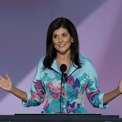16.07.2024, USA, Milwaukee: Die ehemalige UN-Botschafterin Nikki Haley spricht am zweiten Tag der Republican National Convention. Foto: J. Scott Applewhite/AP +++ dpa-Bildfunk +++