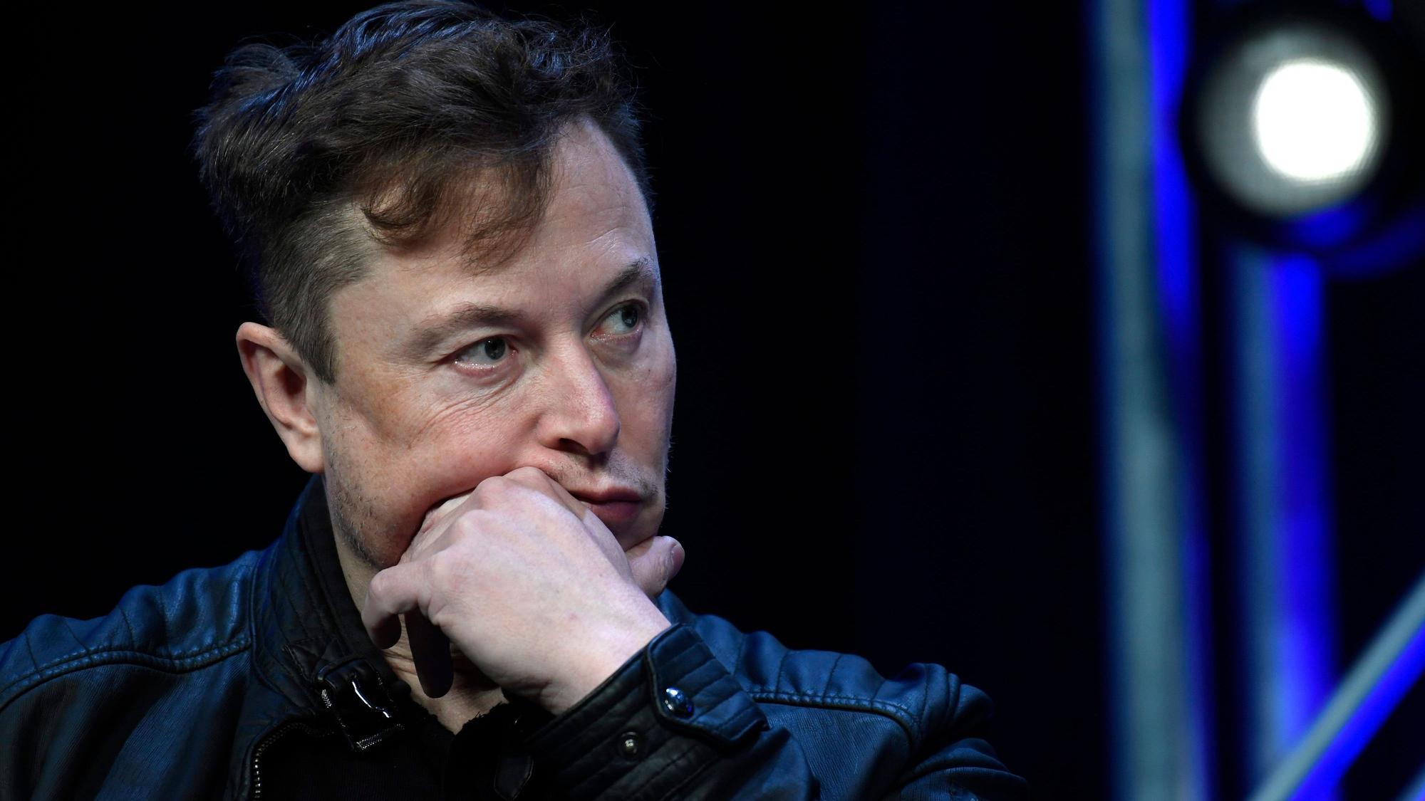 Elon Musk ist Konzernchef des US-Elektroautohersteller Tesla und Inhaber der sozialen Plattform X. Der Bundesligist FC St. Pauli hat sich kürzlich von dem Netzwerk verabschiedet. Weitere deutsche Top-Klubs könnten folgen.