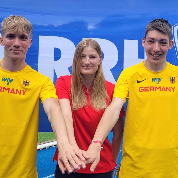 Jan Merheim (von links), Lynn Pöppelmann und Paul Klose vom TuS Köln rrh.