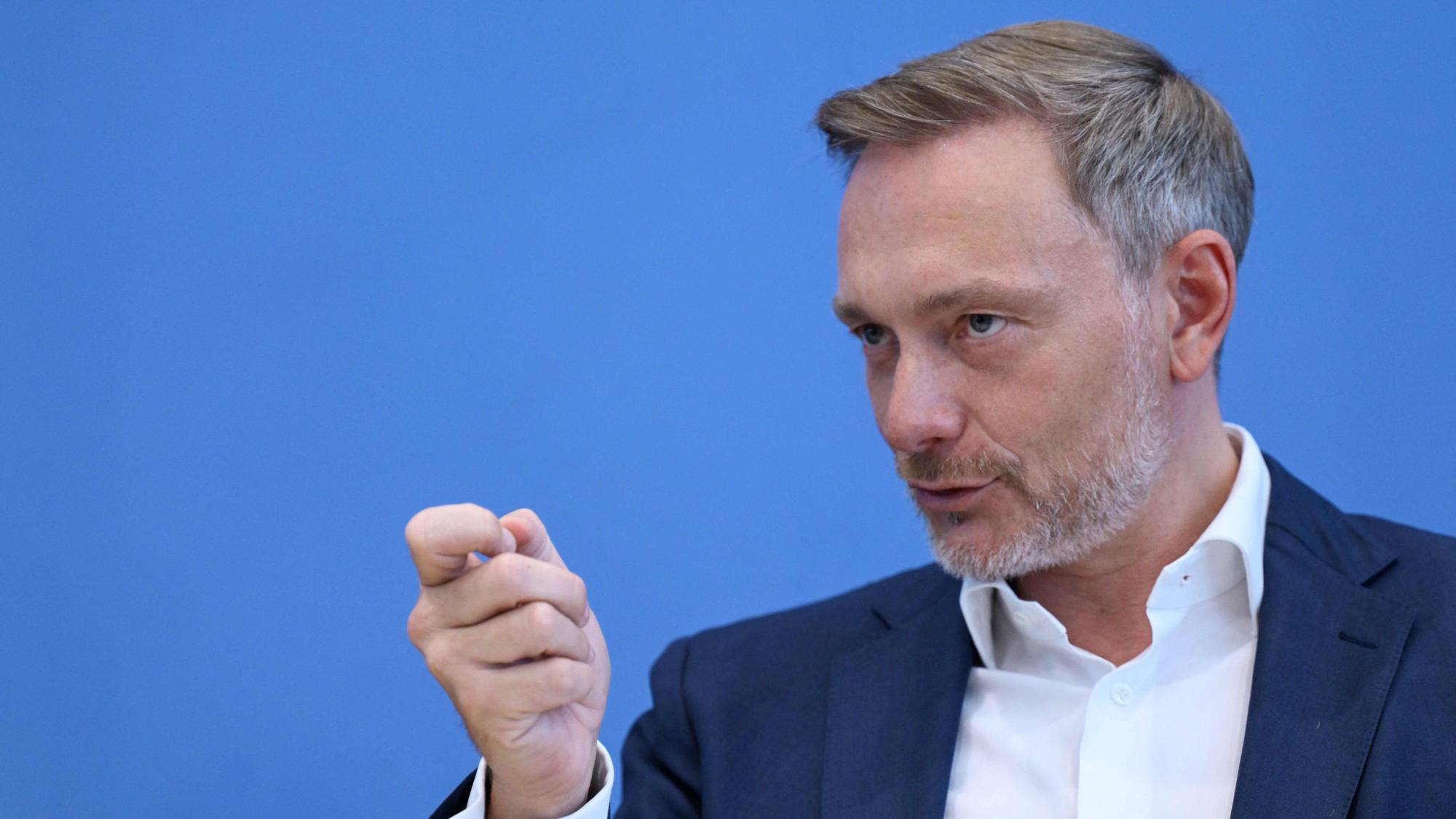 Finanzminister Christian Lindner (FDP) gestikuliert