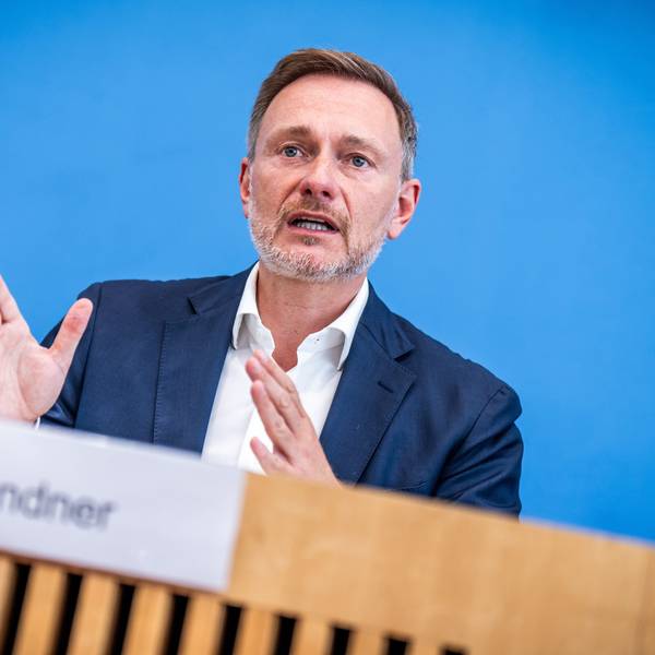 17.07.2024, Berlin: Christian Lindner (FDP), Bundesminister der Finanzen, nimmt an der Pressekonferenz zum Entwurf für den Haushalt 2025 und den Nachtragshaushalt 2024 teil. Foto: Michael Kappeler/dpa +++ dpa-Bildfunk +++
