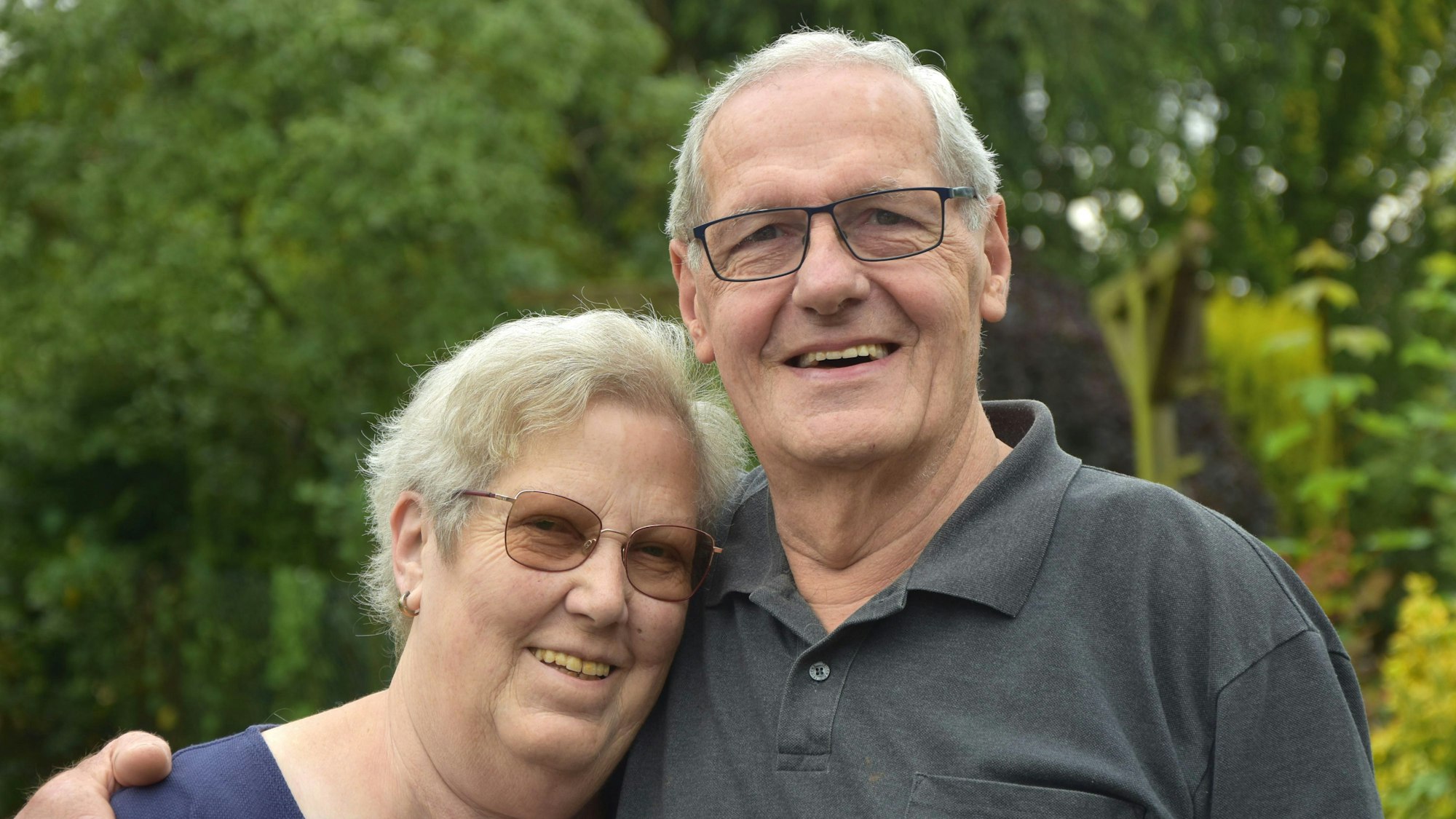 Ihre Goldhochzeit feiern Sofie und Barthel Winz. Die Hochzeit fand 1974 im Nikolauskloster bei Schloss Dyck statt.