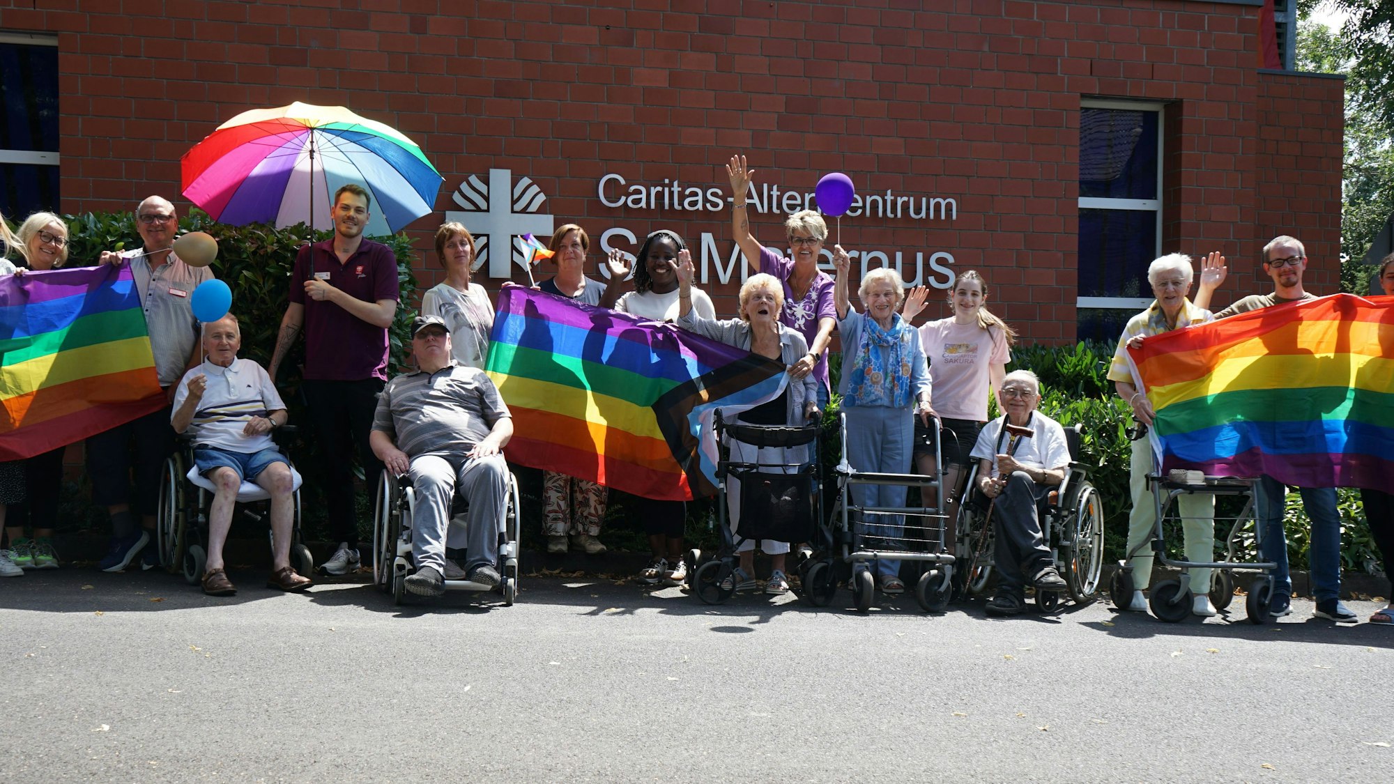 Wie im vergangenen Jahr wollen die Pflegekräfte am Sonntag am Christopher Street Day in Köln teilnehmen.