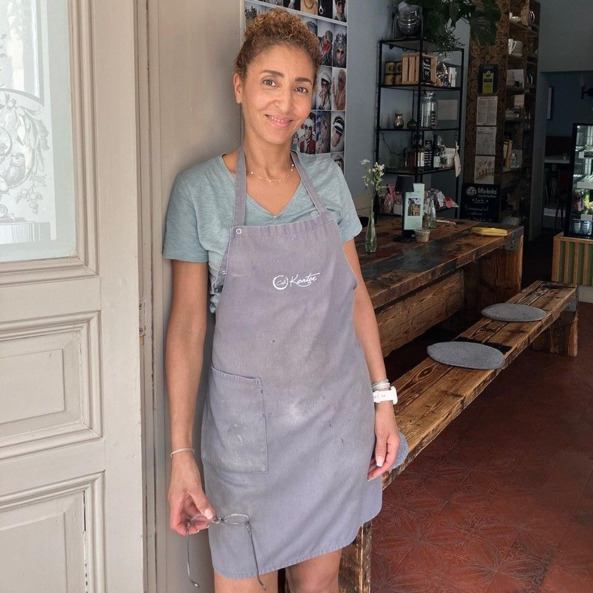 Pächterin Zahra Campregher vom Café Kontor in Mönchengladbach
