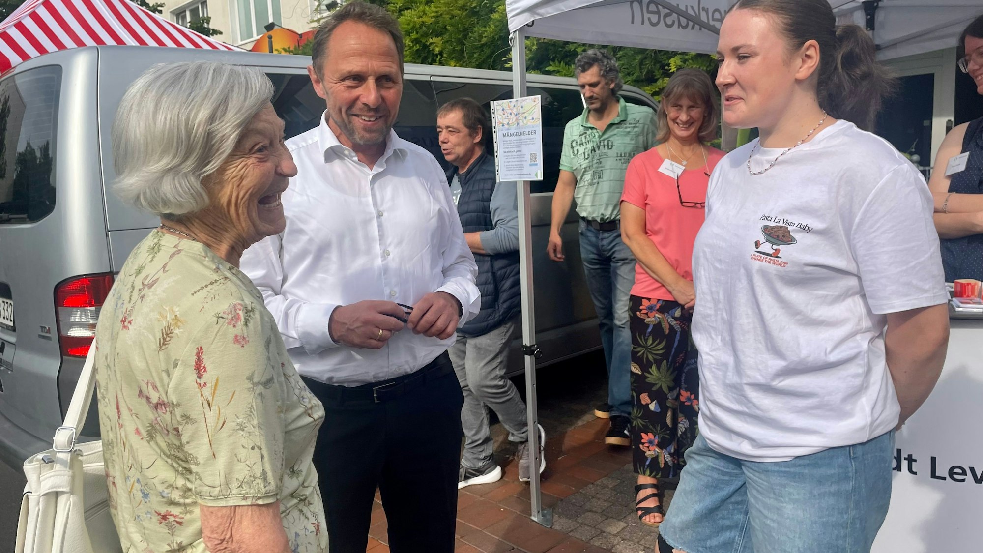 Drei Menschen unterschiedlichen Alters