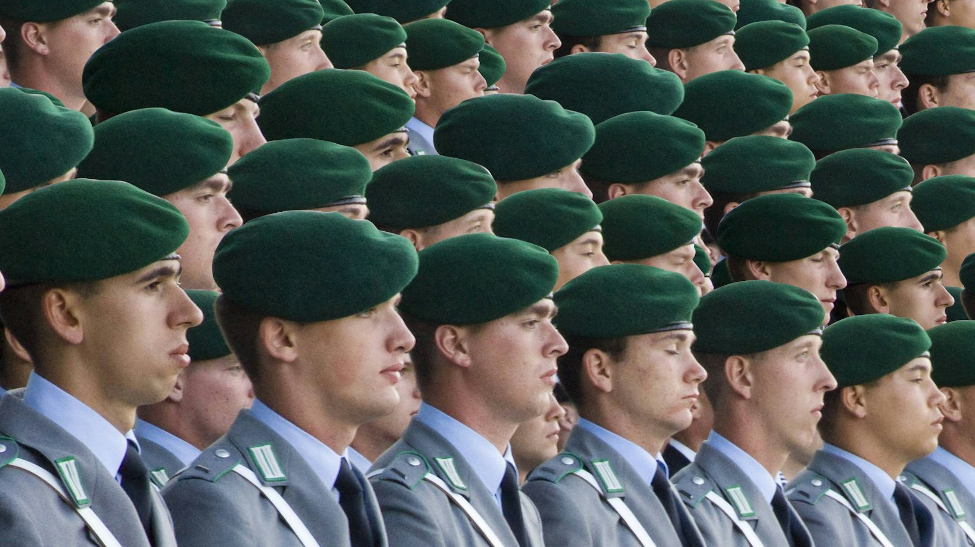 Brauchen wir wieder die Wehrpflicht? Optik Streitgespräch