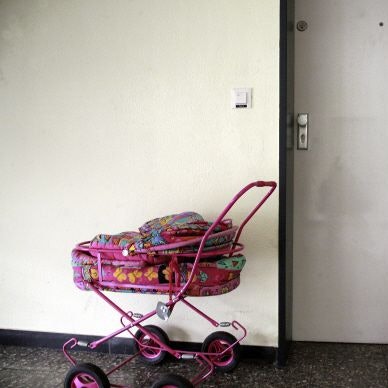 Lenis Puppenwagen stand monatelang Hausflur vor der Wohnung ihrer Familie