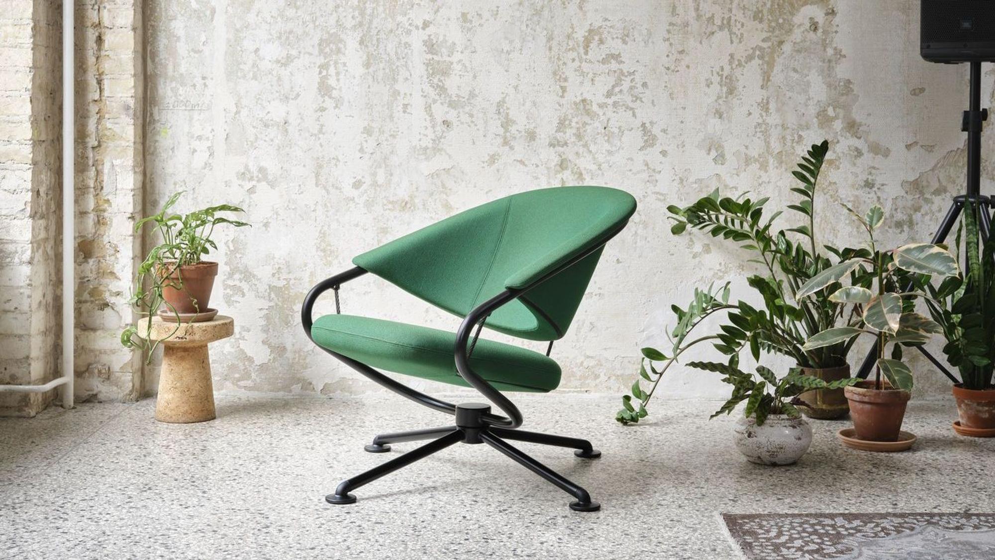 Den Preis für den „Citizen Lowback“ von Konstantin Grcic gibt Vitra mit 2920 Euro an.