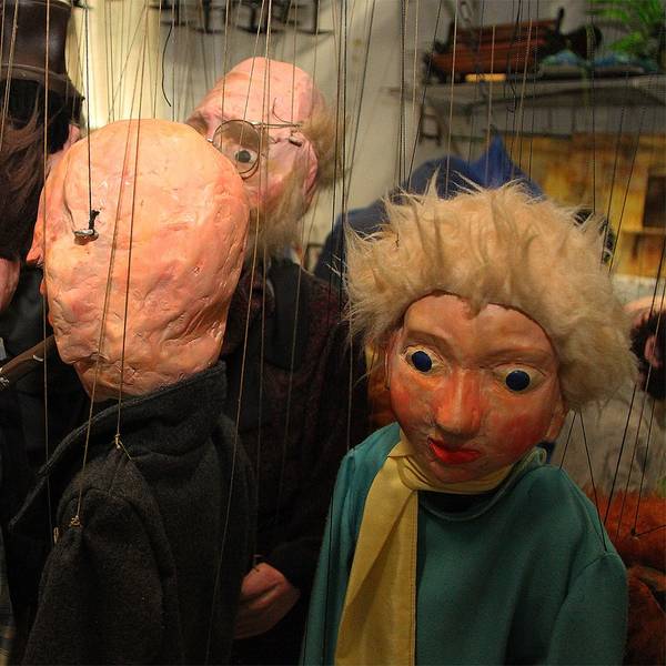 Die Detailaufnahme zeigt einige Marionetten des Vossenacker Theaters.