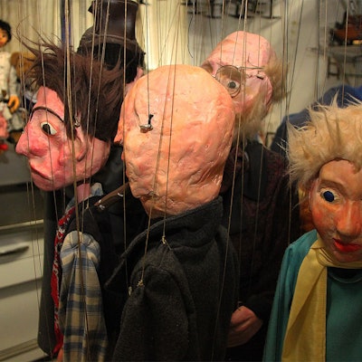 Die Detailaufnahme zeigt einige Marionetten des Vossenacker Theaters.